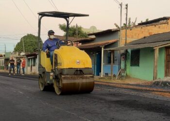 Prefeitura de Eunápolis avança com obras de pavimentação nos bairros Juca Rosa, Pequi e Nova Esperança