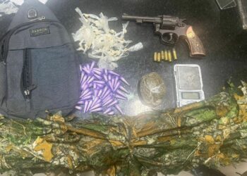 PMBA APREENDE ARMA E DROGA EM EUNÁPOLIS