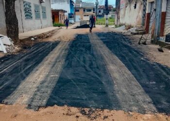 Operação tapa-buracos chega ao Parque Ecológico e melhora a infraestrutura do bairro