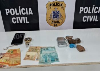 POLÍCIA CIVIL PRENDE EM FLAGRANTE TRAFICANTE DE DROGAS NA REGIÃO CENTRAL DE PORTO SEGURO.