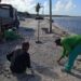 Serviços de manutenção preservam calçadas em pedra portuguesa na Avenida do Descobrimento