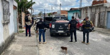 POLÍCIA CIVIL DESARTICULA NOVO PONTO DE PREPARO E DISTRIBUIÇÃO DE DROGAS EM EUNÁPOLIS E APREENDE GRANDE QUANTIDADE DE ENTORPECENTES, ECSTASY, MUNIÇÕES E MATERIAIS UTILIZADOS PELO TRÁFICO