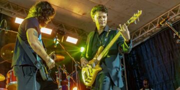 Rock toma conta da Praça ACM e transforma noite em celebração da música e da cultura
