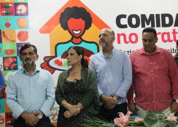Autoridades inauguram a COZINHA COMUNITÁRIA MUNICIPAL, que irá fornecer 800 marmitas diárias de alimentação a pessoas carentes…