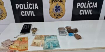 POLÍCIA CIVIL PRENDE EM FLAGRANTE TRAFICANTE DE DROGAS NA REGIÃO CENTRAL DE PORTO SEGURO.