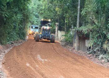 Estrada entre a Praia dos Coqueiros e o Mirante do Rio Verde recebe obras de recuperação e drenagem