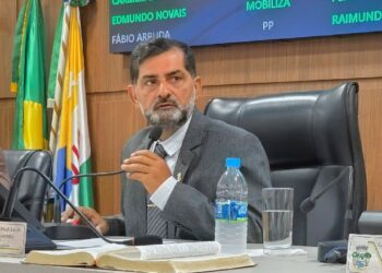 Vereador sugere prefeitura realize a fixação subterrânea dos fios de energia e internet