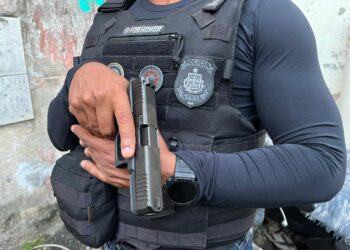 Homem é preso após invadir delegacia durante perseguição a vítima em Barreiras