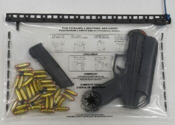 A Polícia Civil da Bahia, por meio da Delegacia Territorial de Trancoso/Porto Seguro/BA, prende homem, em flagrante por DESACATO/DESOBEDIÊNCIA/AMEAÇA E POSSE DE ARMA DE FOGO DE USO RESTRITO