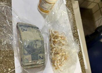 PM apreende 134 pedras e porções de crack durante ação contra o tráfico em Itamaraju