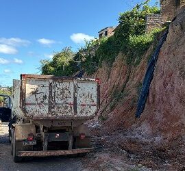 Prefeitura inicia obras de contenção na Ladeira do Baianão e trecho será interditado para garantir segurança
