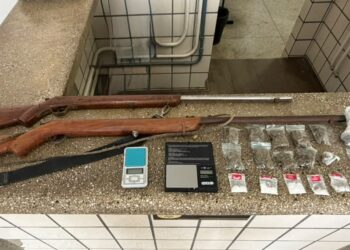 Polícia Militar apreende drogas e armas de fogo em Teixeira de Freitas