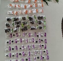 PMBA PRENDE DOIS HOMENS E APREENDE DROGAS DURANTE AÇÃO EM POSTO DA MATA