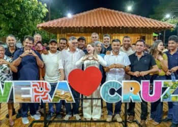 Praça de Vera Cruz é inaugurada com grande festa da comunidade