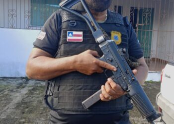 POLÍCIA CIVIL DESARTICULA IMÓVEL UTILIZADO PARA CORTE E DISTRIBUIÇÃO DE DROGAS E PRENDE CASAL EM FLAGRANTE POR TRÁFICO