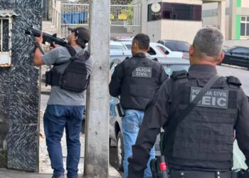 Operação Lighthouse combate grupo suspeito de extorsão e tráfico de drogas na região da Barra, em Salvador