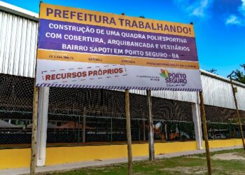 Prefeitura de Porto Seguro constrói quadra poliesportiva nova no bairro Sapoti