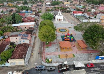 Distrito de Vera Cruz ganha praça revitalizada com novos espaços de lazer e convivência