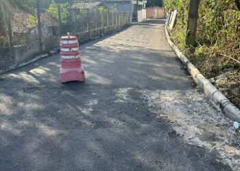 Obras de pavimentação asfáltica seguem aceleradas no bairro Xandó, em Trancoso