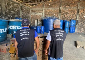 Polícia Civil encontra cerca de 5 mil litros de cachaça armazenados inadequadamente em Itapicuru