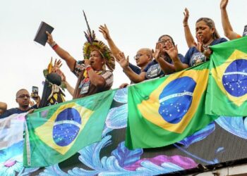 Marcha para Jesus promove fé e alegria no encerramento da Semana da Cultura Evangélica de Porto Seguro