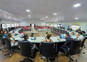 Colégio IASC promove palestra entre alunos, retratando o que acontece na ONU.