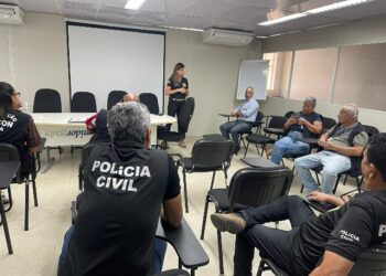 Operação integrada apreende acessórios eletrônicos falsificados em Salvador