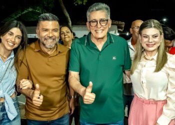 Noite de festa marca inauguração da nova Praça do Santiago em Arraial d’Ajuda
