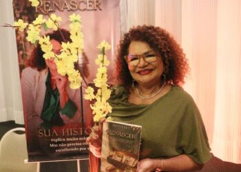A noite desta 4ª feira 14/10, foi mais uma noite cultural, com o lançamento do livro RE.NASCER.