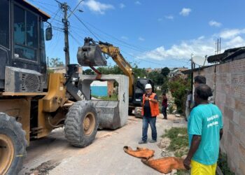 Obra do canal que liga os bairros Paraguai e Casas Novas avança com instalação de estruturas de drenagem