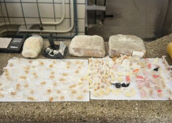 PMBA apreende mais de 1 kg e 400 g de crack em Teixeira de Freitas