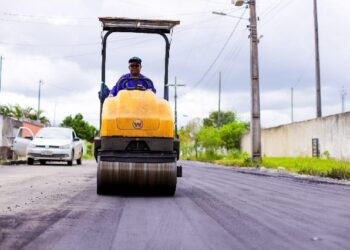 Prefeitura de Eunápolis avança com pavimentações no Alecrim II, Nova Eunápolis, Colônia e Santa Isabel